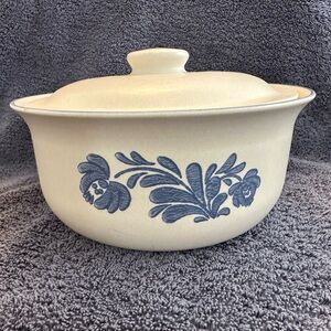 Vintage Phaltzgraff Yorktowne Stoneware Casserole Dish